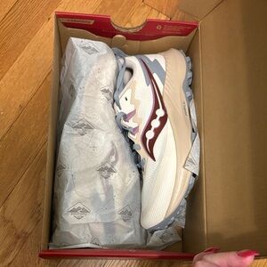 NWT Saucony Peregrine 14 size 9